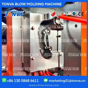 Lawn mower plastic gas fuel tank making extrusion blow molding machine manufacture