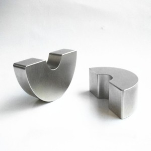Magnet cu arc de neodim personalizat din fabrică N52 cu diametrul maxim de 150 mm.