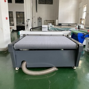 Máquina de corte CNC de alfombras dixitais