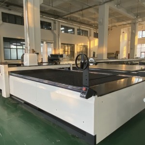 Máquina de corte CNC de tecidos de gran potencia de 110 mm