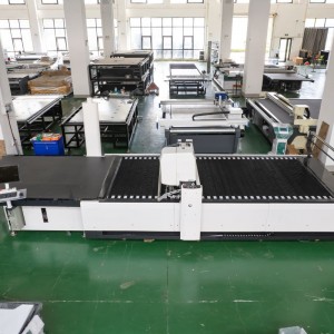 Big Power Multi-lay 110 mm Fabrics CNC ဖြတ်တောက်ခြင်းစက်