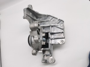 11220-ET81B Auto Rubber Parts Engine Motor Mount for Nissan