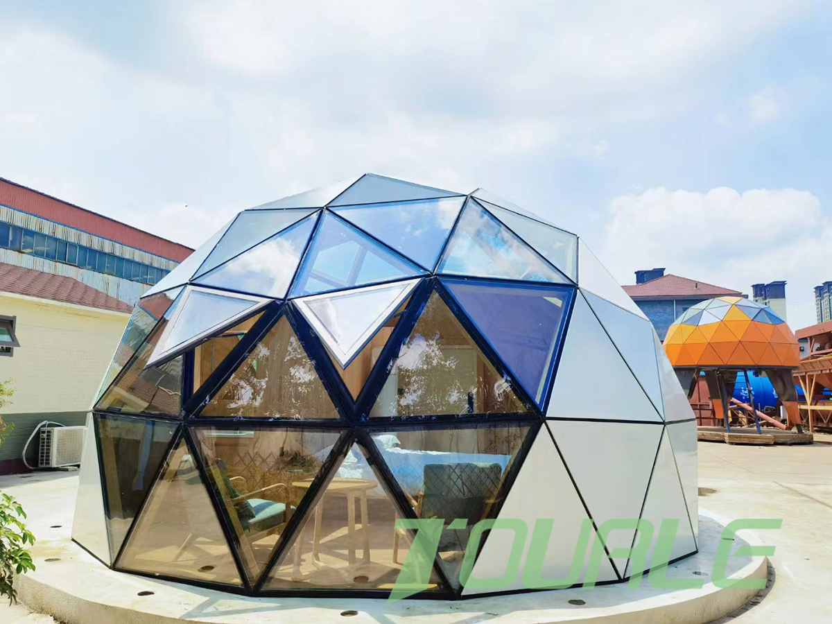 Unikt design geodætisk præfabrikeret kuppelhustelt til udendørs glampinghotel