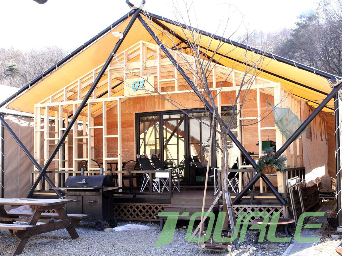 Factory Wholesale luxury glamping hotel resort tent durable steel structure