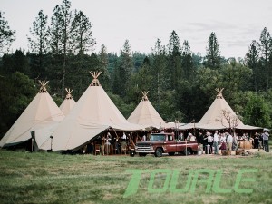 Penutup Kanvas Struktur Tiang Kayu Tenda Tipi Luar Ruangan Pernikahan Tenda Bermain Untuk Pesta