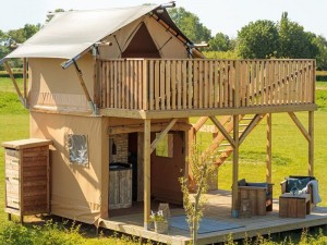 Camping de caza, hotel familiar, tendas de loft de safari prefabricadas de abrigo de dobre capa de novo deseño