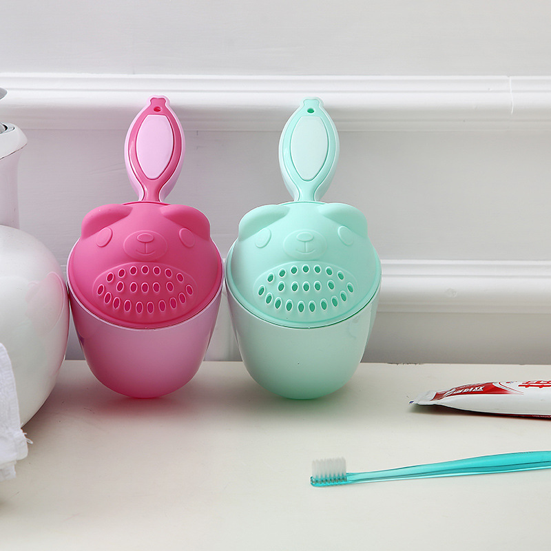 Plastic baby shampoo spoon water cup Children bathing bath spoon water scoop  Baby shampoo cup shower Featured Image