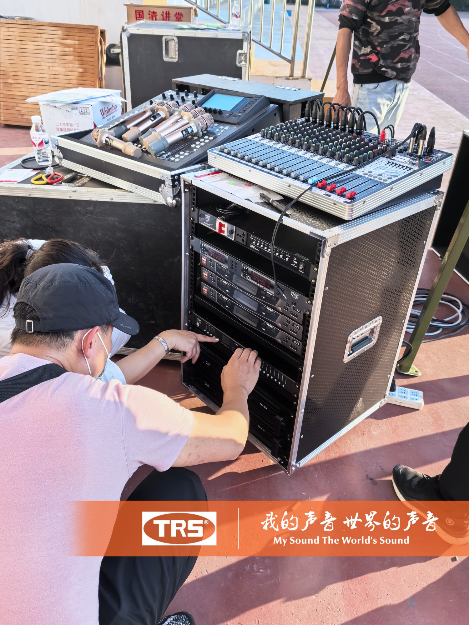 Verbesserung vun der KTV-Soundqualitéit: D'Roll vu Mikrofonen fir kloer Héichten a staarke Bass z'erreechen