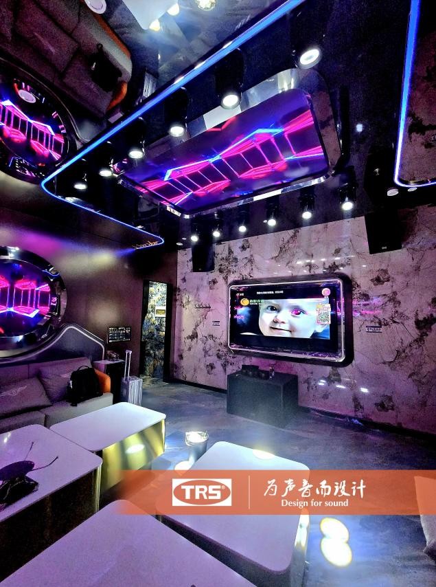 KTV-Qualitéits-Tounausrüstung: Verbessert Äert Karaoke-Erliefnes mat Premium-Mikrofonen a Lautsprecher