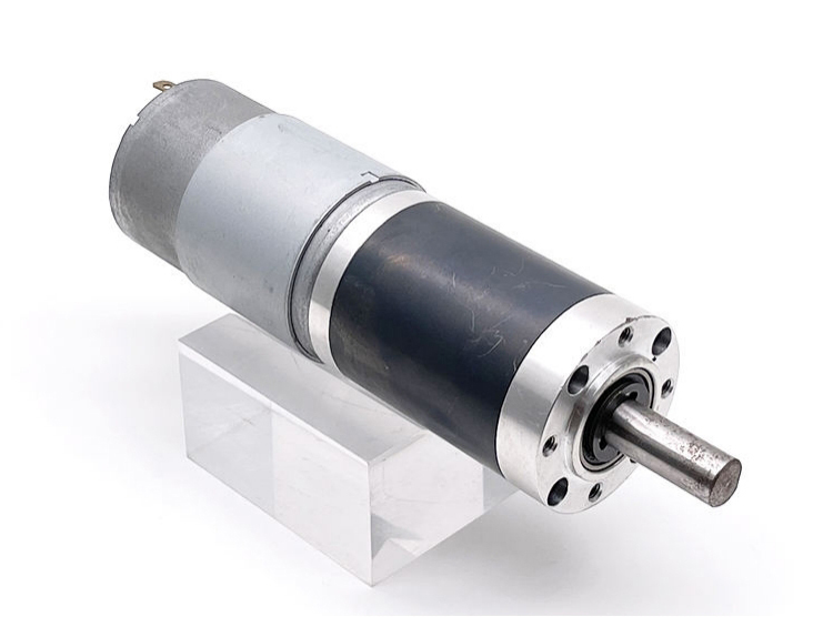 What are the special requirements for the application of DC motors in industrial robots?