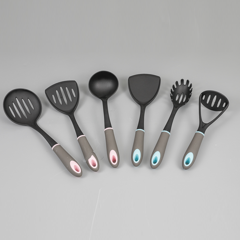 Nylon kitchen utensils set of 6  .