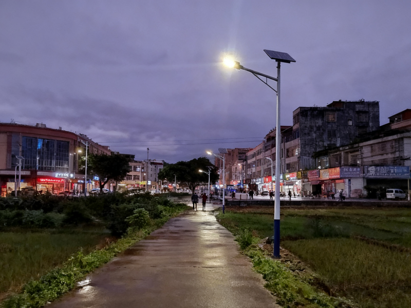 Les lampadaires solaires sont-ils vraiment efficaces ?