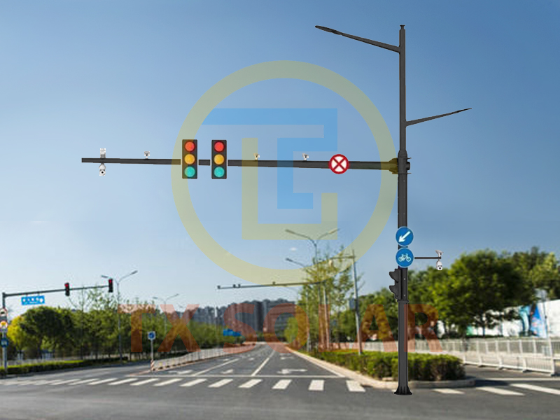 Diferença entre postes de semáforo octogonais e comuns
