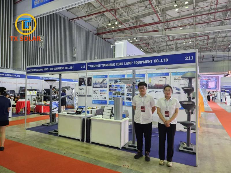 Vietnam ETE & ENERTEC EXPO: Mini farola solar todo en un