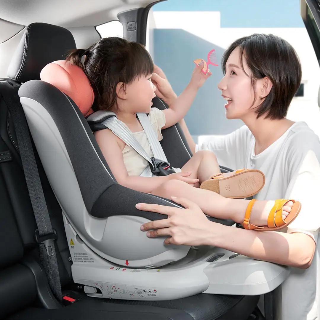 Adjustable child safety seat