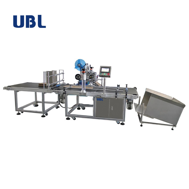 Large carton special labeling machine
