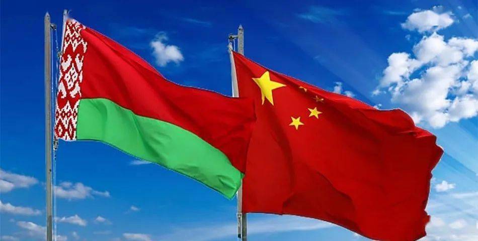 Lukashenko Menandatangani Keputusan Presiden tentang Perkembangan Hubungan Belarus-Tiongkok