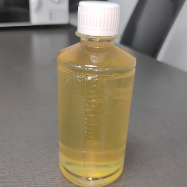 Yellow Liquid Oleic acid 112-80-1