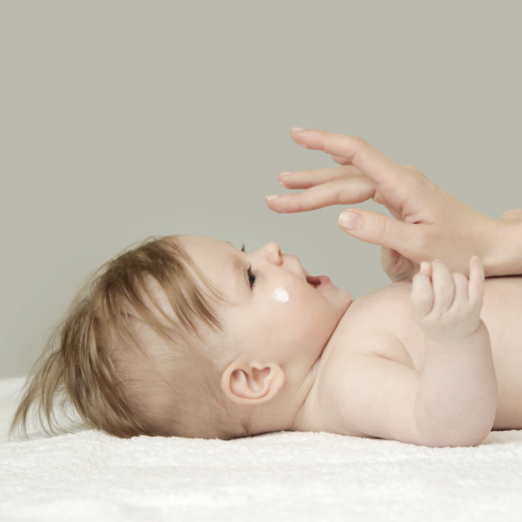 幼児のスキンケアのための低刺激の界面活性剤と乳化剤