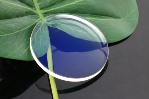 Bluecut Lens ayon sa Materyal