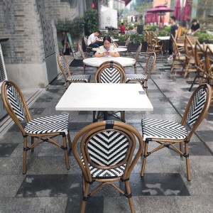 Outdoor-Restaurant Tragbarer Gartenstuhl aus schwarzem Rattan