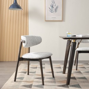 Трапезен стол от ясен в скандинавски стил