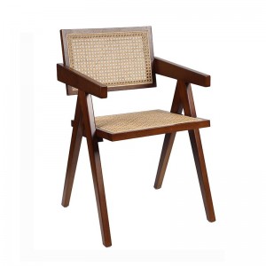 Cadeira de brazos de ratán de madeira maciza