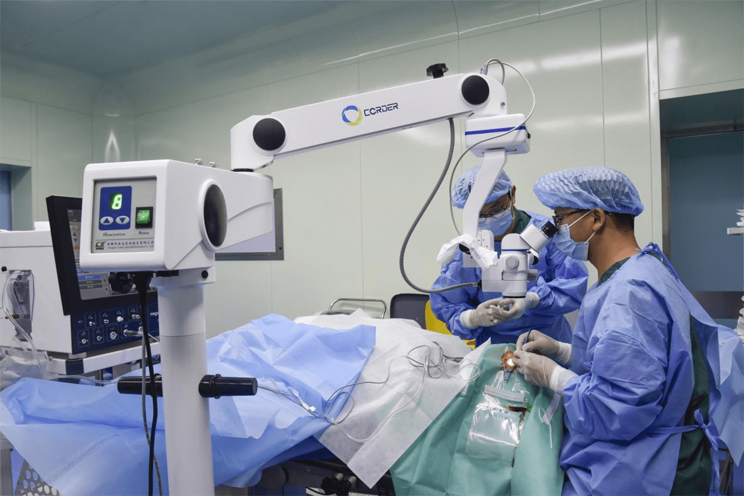 Microscoape de operare: Îmbunătățirea preciziei procedurilor chirurgicale