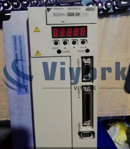 SERVOPACK Yaskawa SGDH-30DE-OY SERVOCONDUCTOR 3.0KW 400VAC NUEVO