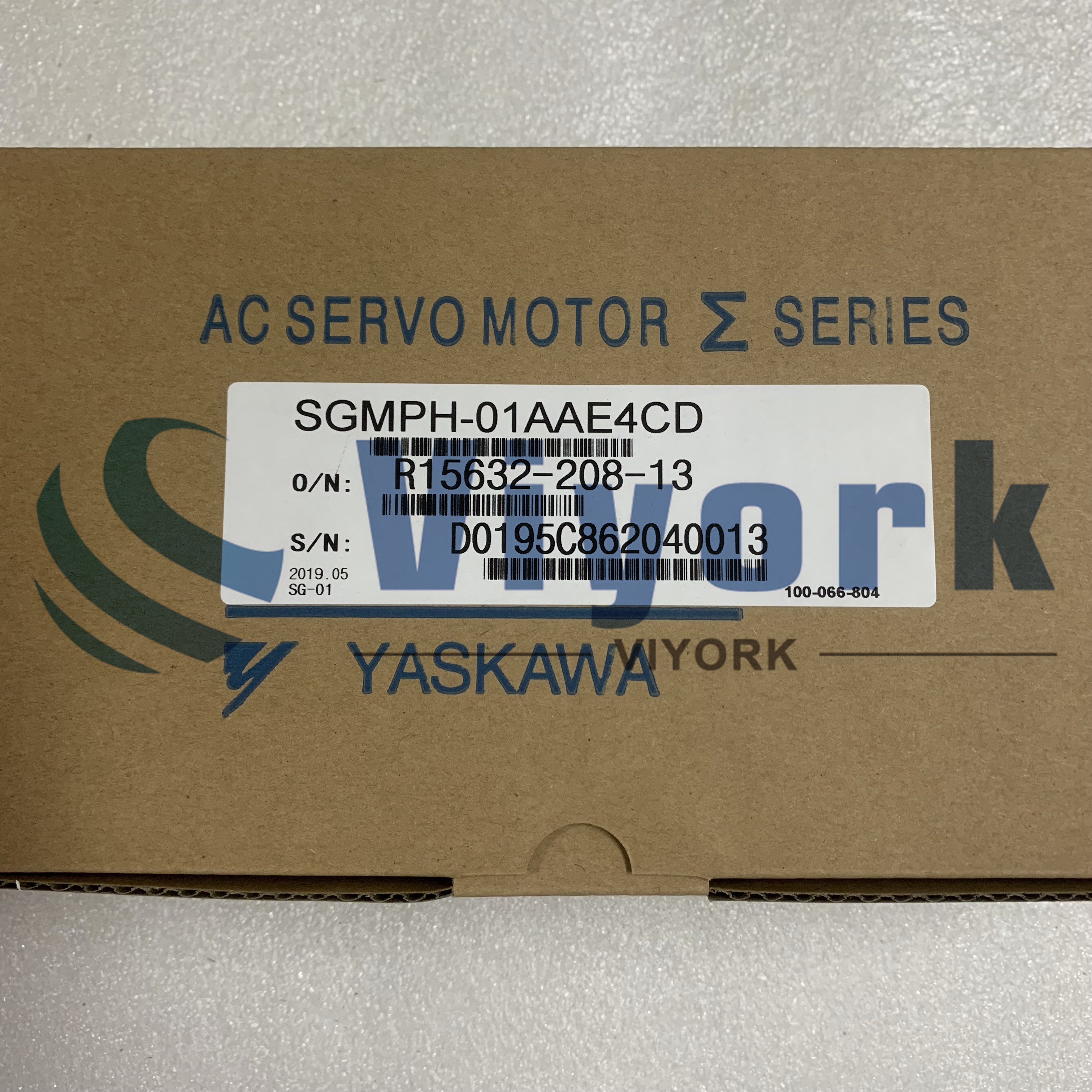 Yaskawa SGMPH-01AAE4CD AC SERVO MOTOR 300RPM 200V 100W NEW