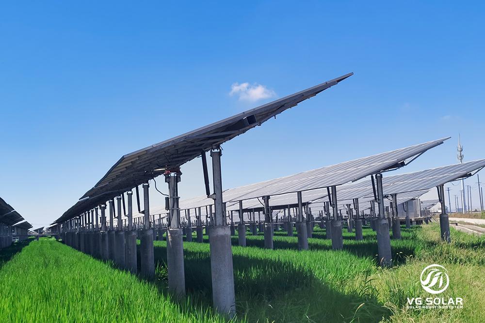 Sistem pelacakan fotovoltaik telah ditingkatkan secara komprehensif untuk menambah manfaat bagi pembangkit listrik di darat