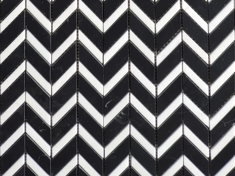 Black and white marble chevron tiles packsplash