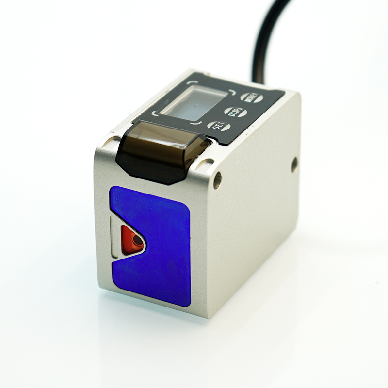 BC10C-serien IP67 kompakt laserafstandssensor 10m 1kHz PNP/NPN dobbelt udgang