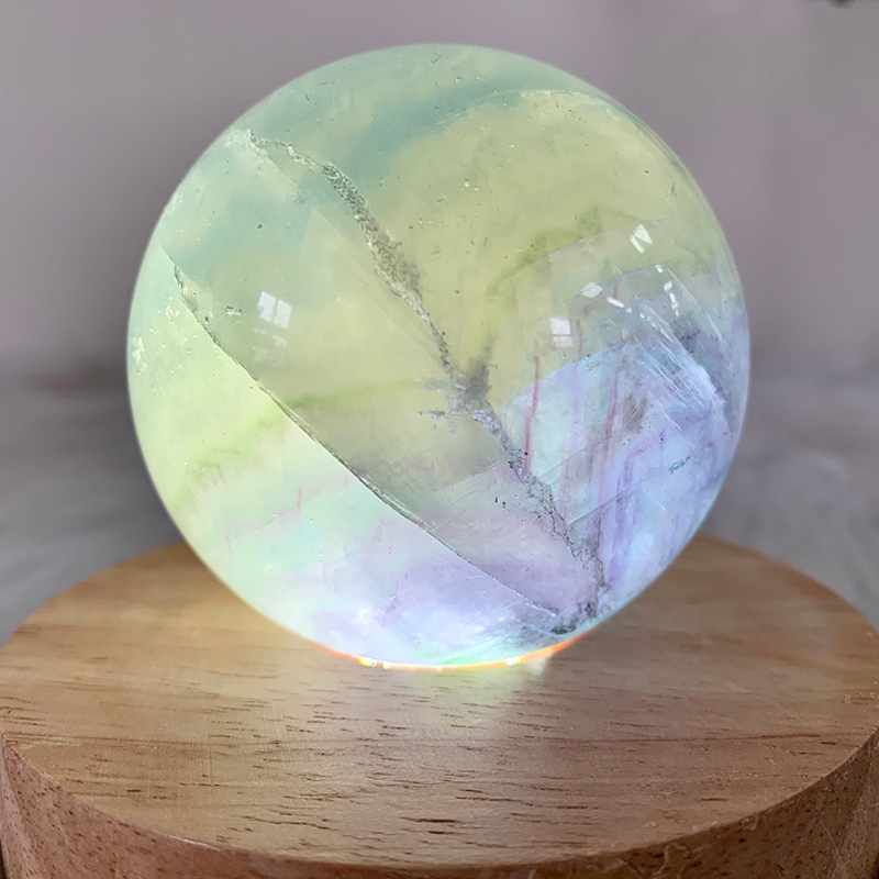 China wholesale Double Clear Quartz Point - Natural Crystal Rainbow Fluorite Quartz Ball Stone Fengshui Crystal Sphere Crystal Crafts For Decoration – Wind-Bell