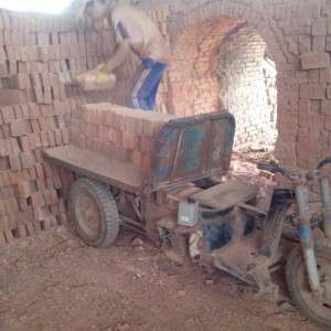 Hoffman kiln for firing and drying clay bricks