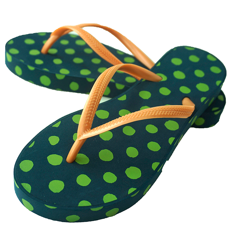 ຜູ້ຜະລິດຈີນຂາຍຍົກ summer polka dot anti slip ລາຄາຖືກຫາດຊາຍ flip flop eva ພິມ slipper
