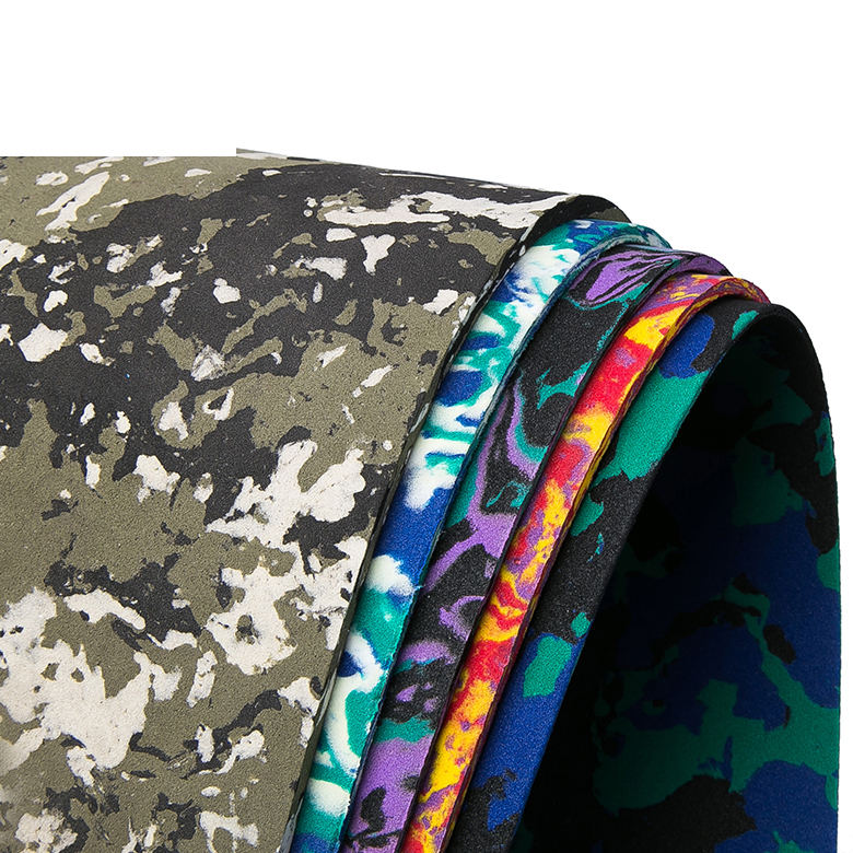 Fulla antilliscant d'escuma EVA de color barrejat de camuflatge d'alta qualitat per fer sabatilles amb un patró de colors suaus