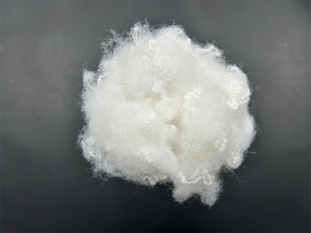 Mga benepisyo sa pagkuha sa recycled polyester fiber gikan sa China