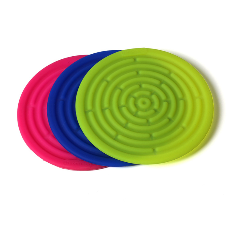 China Wholesale Silicone Kitchen Utensils Manufacturers -  Silicon Rubber Bar Counter Protective Mat Coaster Stylish Drink Water Cup Holder Round Silicone Cup Mat – Weishun