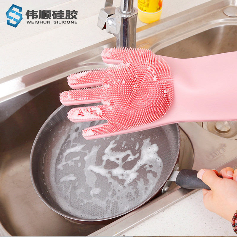 What are the functions of multifunctional silicone gloves?