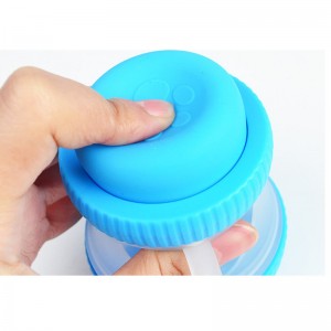 China Wholesale Collapsible Silicone Dog Bowl Factories - Pet Care Accessories Reusable animal hair removal shower brush dog comb Pet bath brush – Weishun