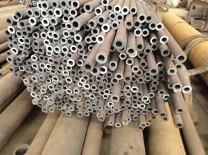 Medium thick wall alloy seamless steel pipe