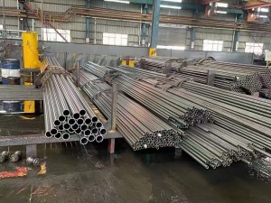 Q345B medium thick wall seamless steel pipe is customized and deep processed