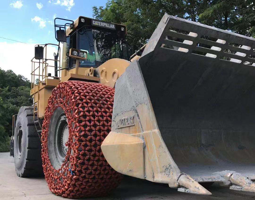Tire-protection-chain-for-underground-load-haul-dump-machine