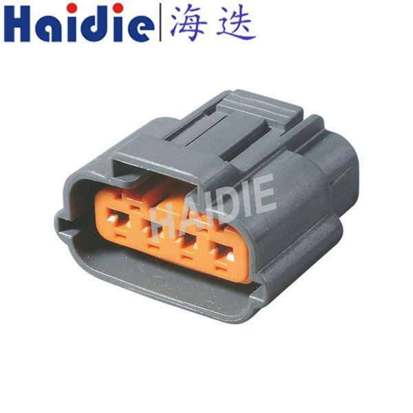 4 Hole Receptacle Waterproof Wire Connectors 6195-0030