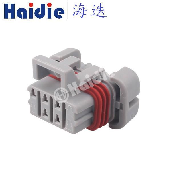 5 Hole Female Automotive Electrical Wire Connectors 12052600