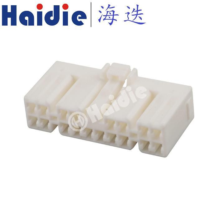 18 Way Female Auto Connection MG651074