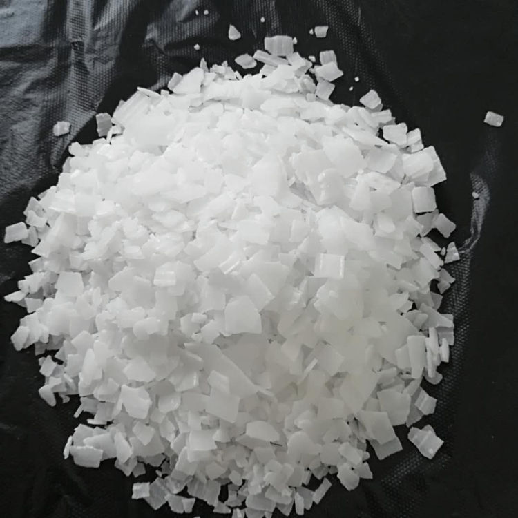 Sodium Hydroxide , CAUSTIC SODA ( FLAKES )