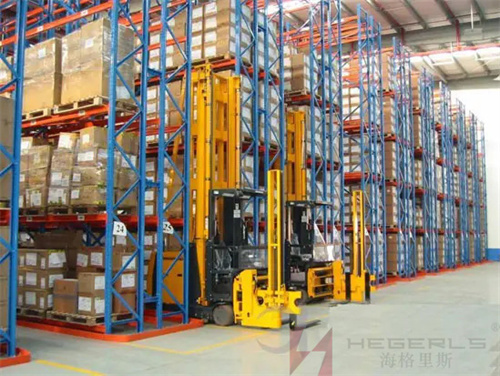 Hebei hegerls storage shelf customization ｜ what aspects should be considered when using heavy storage shelves to build a standard warehouse?