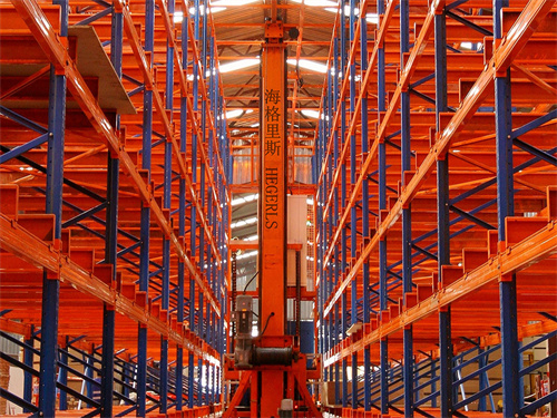 How to configure forklift and stacker for the type of three-dimensional warehouse?